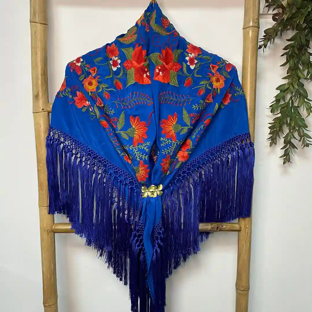 mantoncillos bordados
