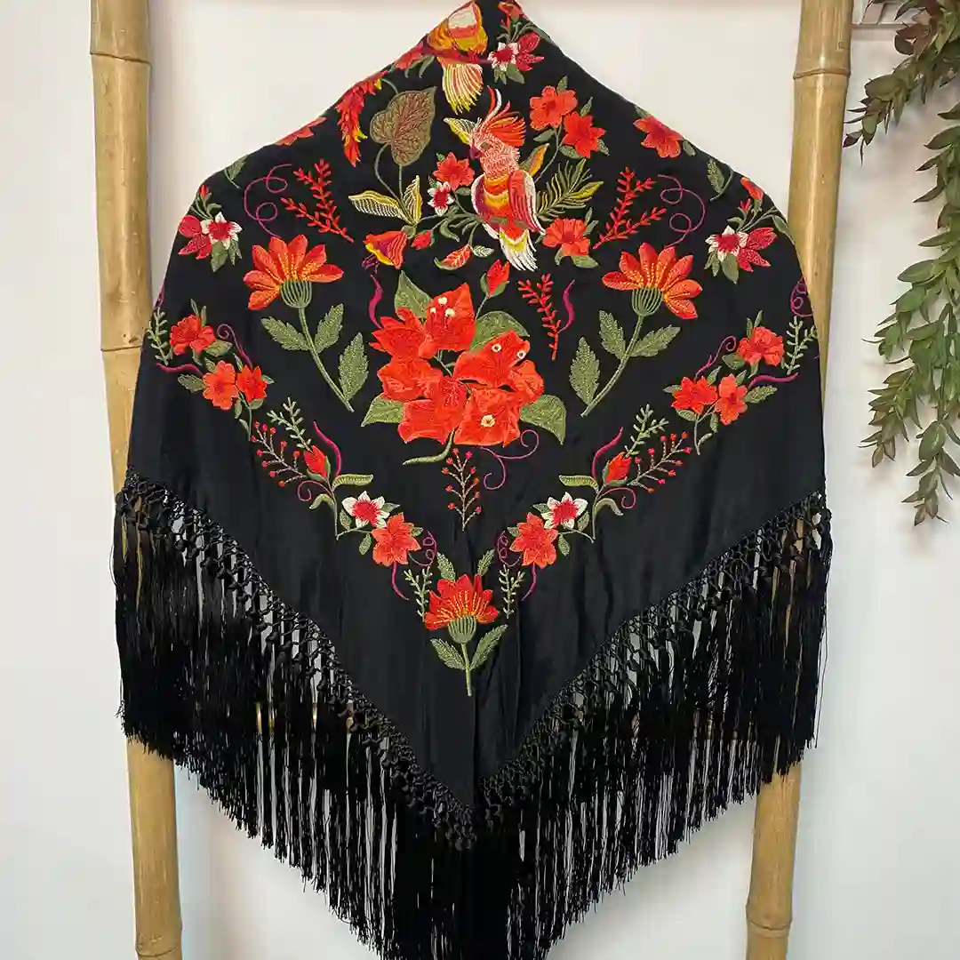 mantoncillos bordados