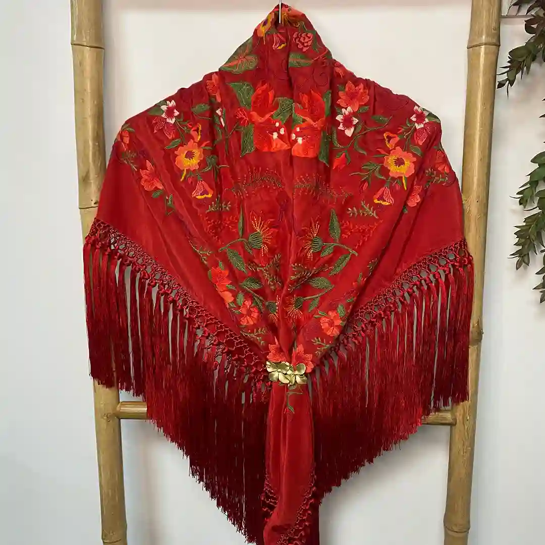 mantoncillos bordados