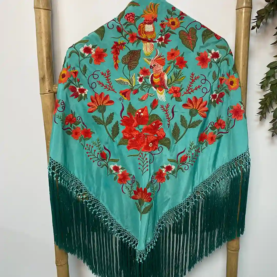 mantoncillos bordados