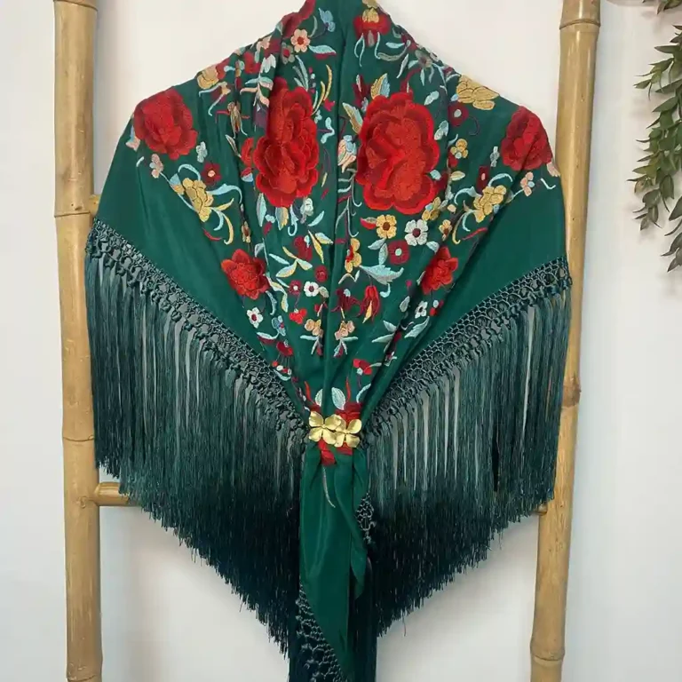 mantoncillos bordados