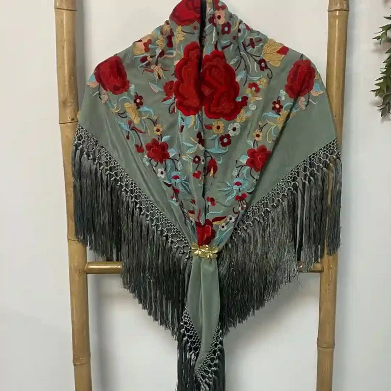 mantoncillos bordados