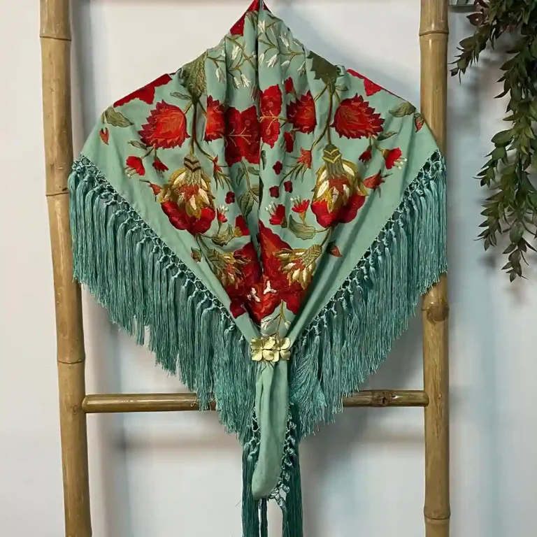 mantoncillos bordados