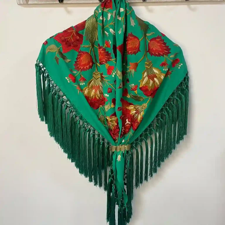 mantoncillos bordados