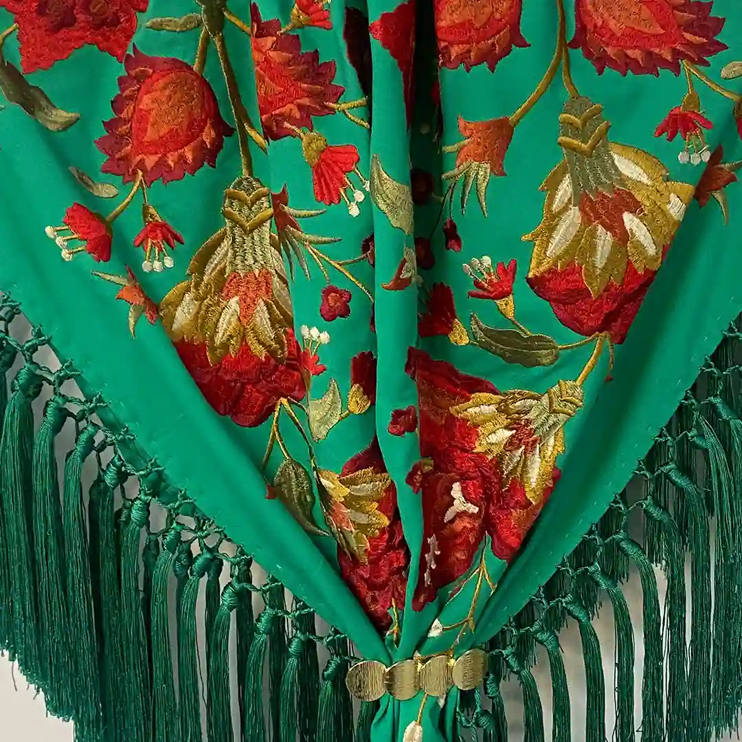 mantoncillos bordados