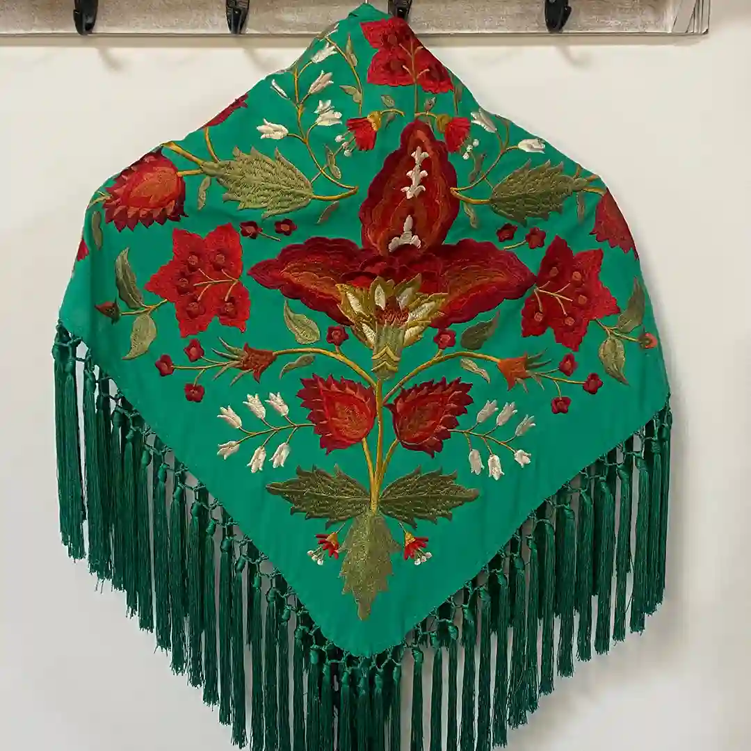 mantoncillos bordados