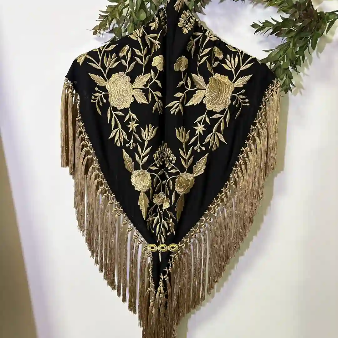 Mantoncillo Mod. Zafiro - Negro con Dorado