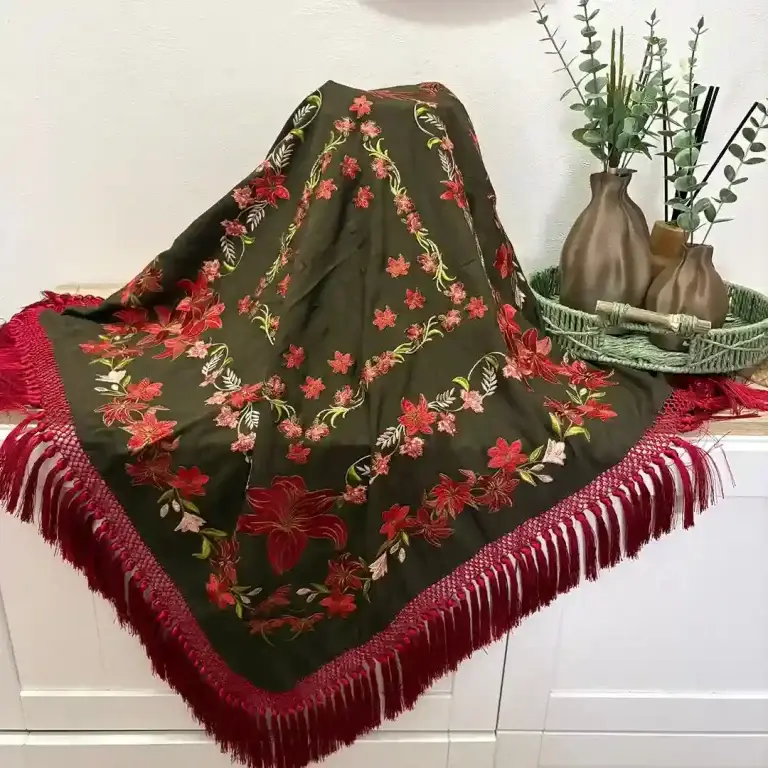 Mantón Mod. Libélula - Marrón Fleco Rojo