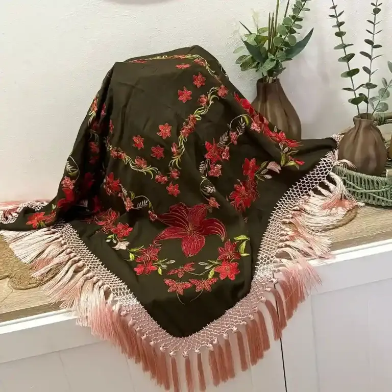 Mantón Mod. Libélula - Marrón Fleco Rosa