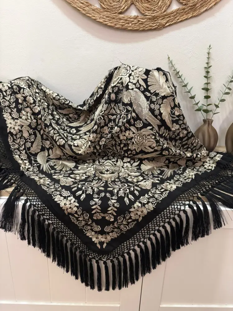 Mantón Mod. Papagayo - Negro/Beige Fleco Negro
